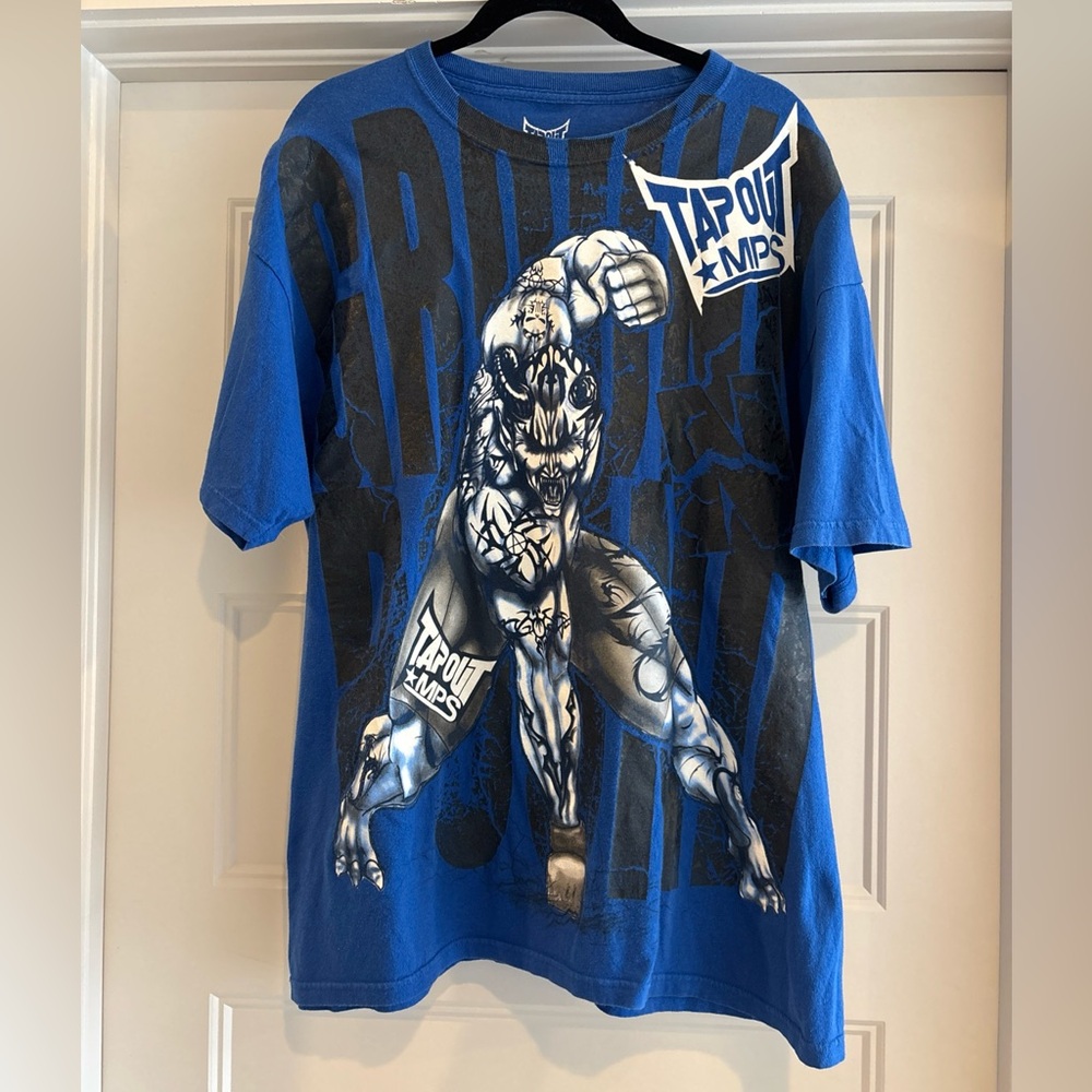 Tapout Blue and Black Short Sleeve Tee with Dynamic Graphic